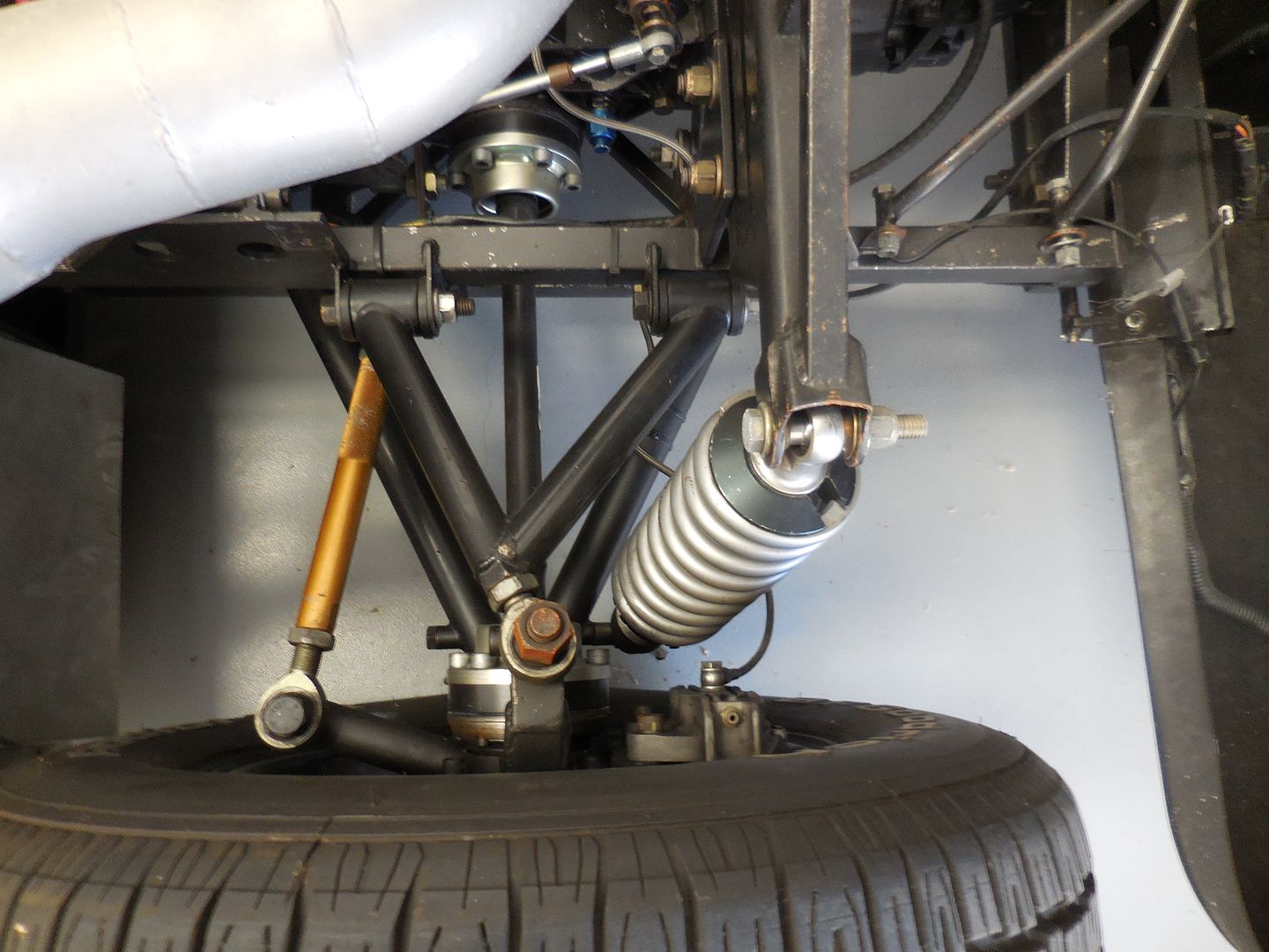 111 suspension, brakes, chassis, wheels, tires (42).JPG