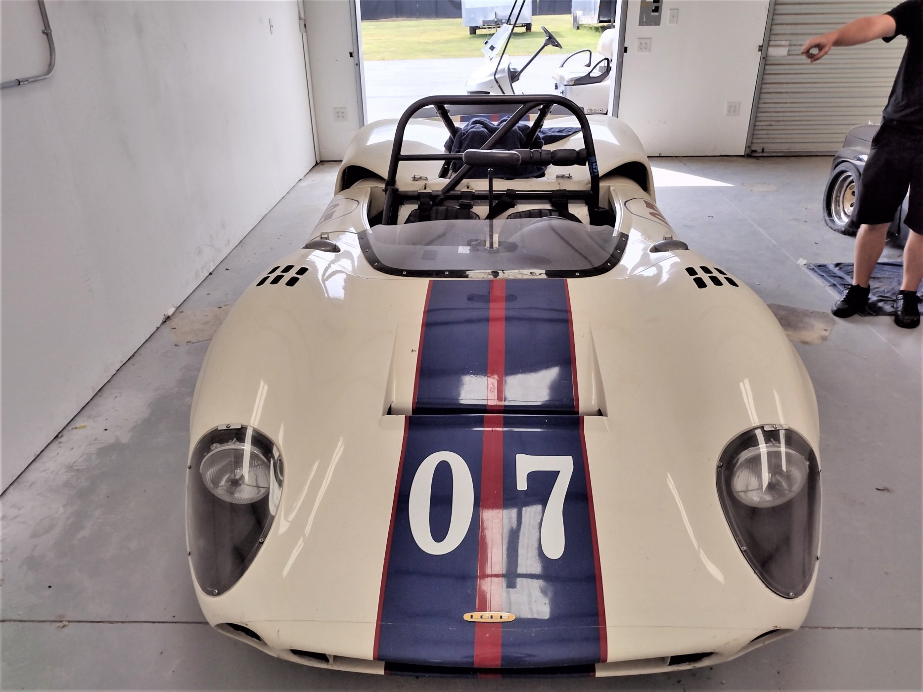 1965 lola t70 spyder mk I TRIBUTE frnt vw.jpg