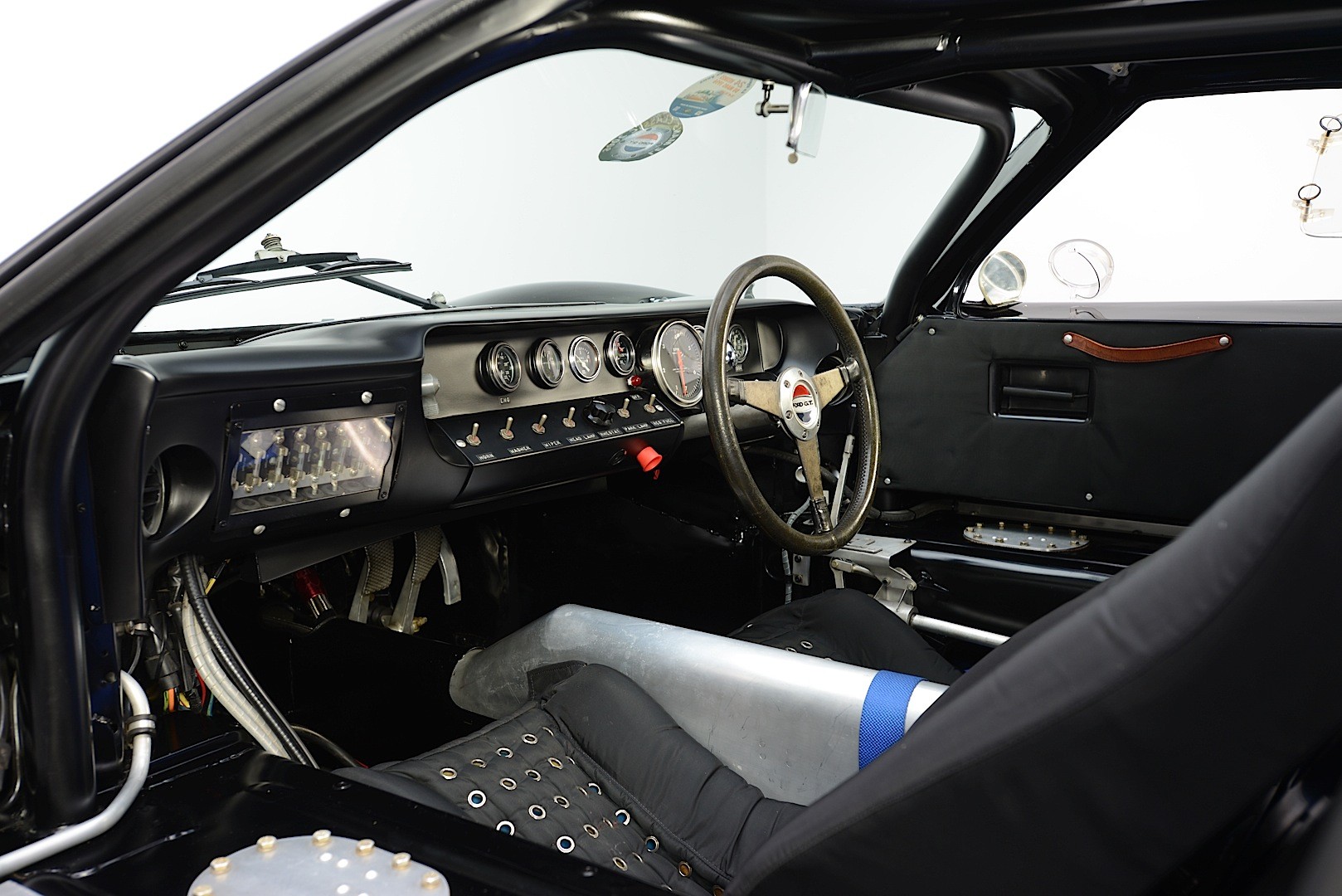 ford-gt40-p-1406-to-enter-20-month-restoration-video-photo-gallery_24.jpg