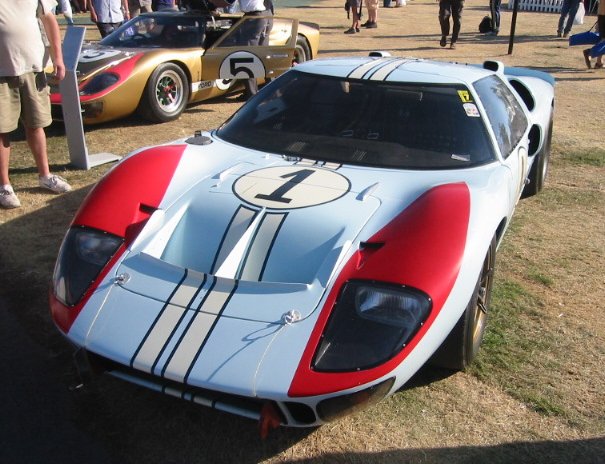 Ford_GT40_(front).jpg