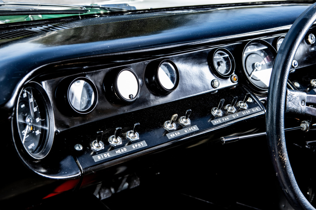 ford_gt40_race_car_383.jpg