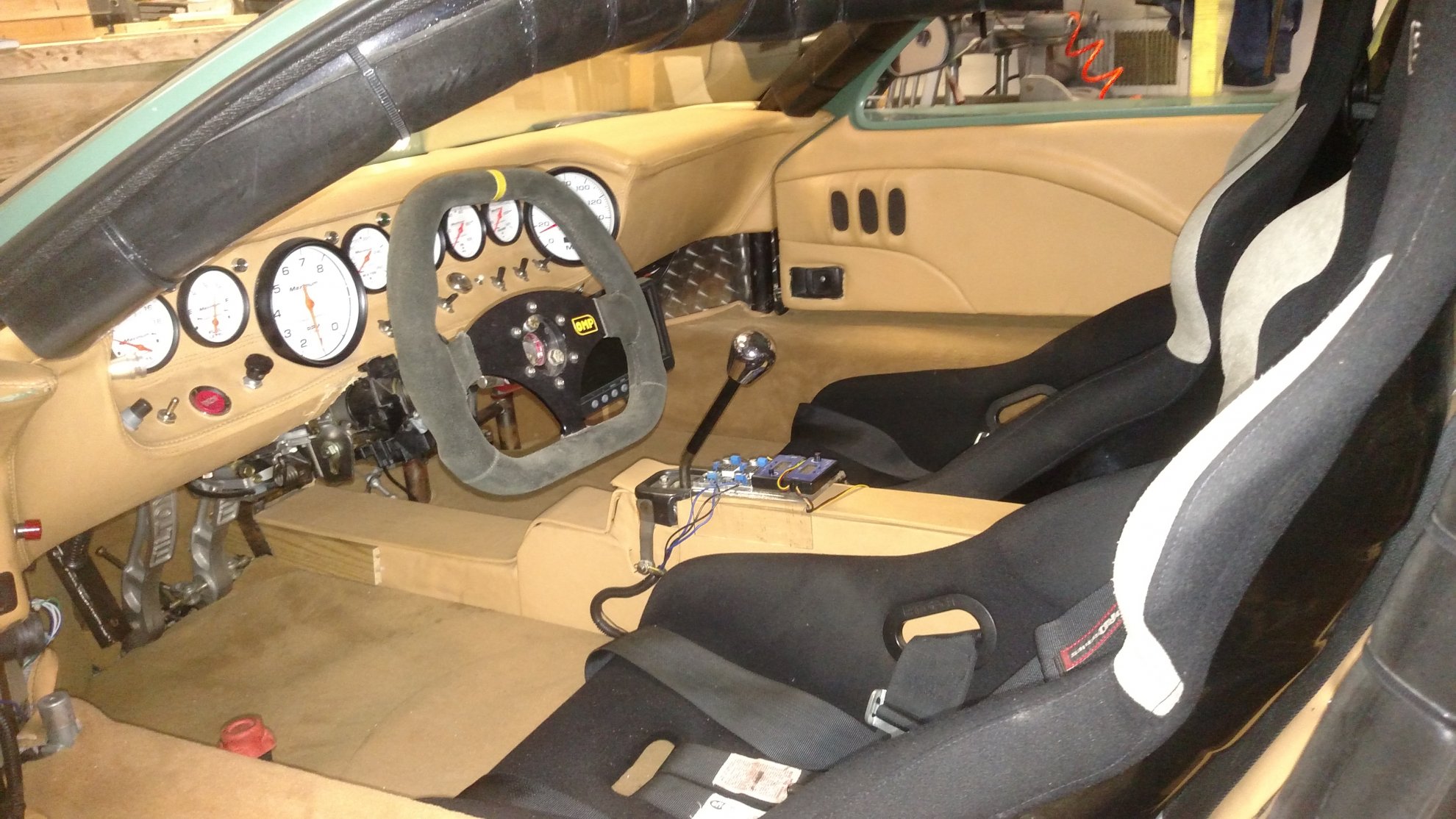 GT 40 int.jpg