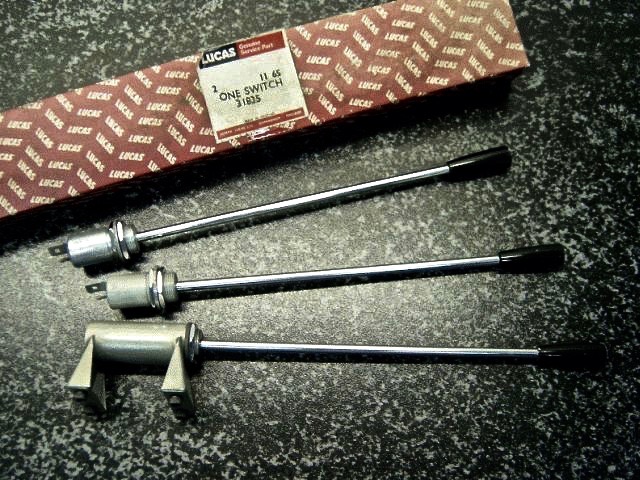 GT40 Column Flasher Switches 01.jpeg