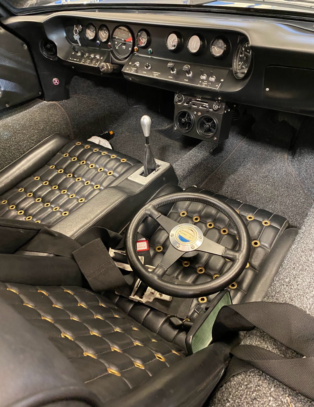 gt40 interior.jpg