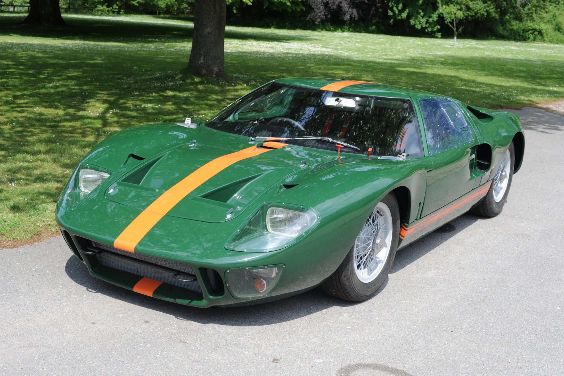 Gt40P1000- with wire wheels.JPG