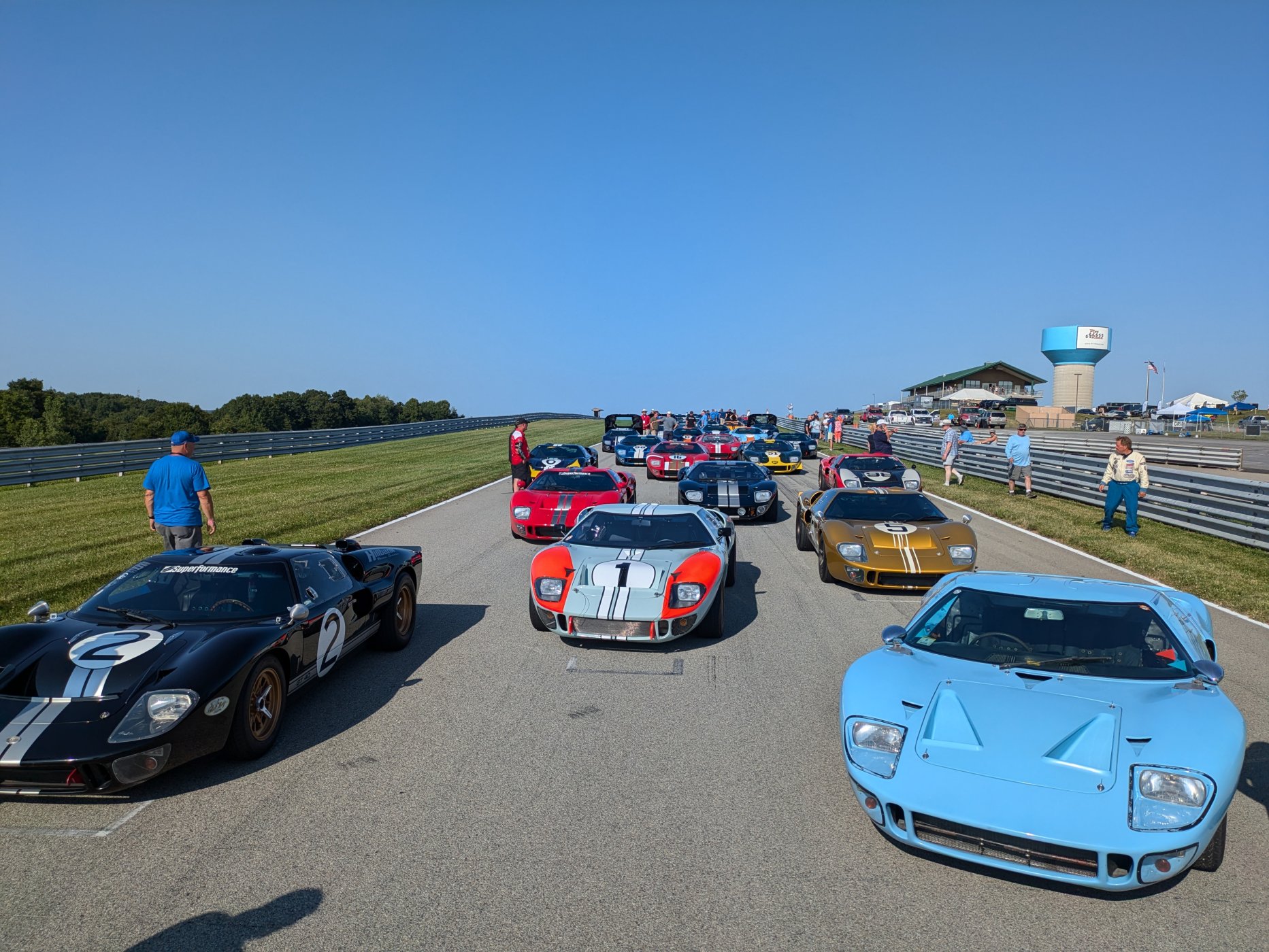 GT40s - No Stripes .jpg