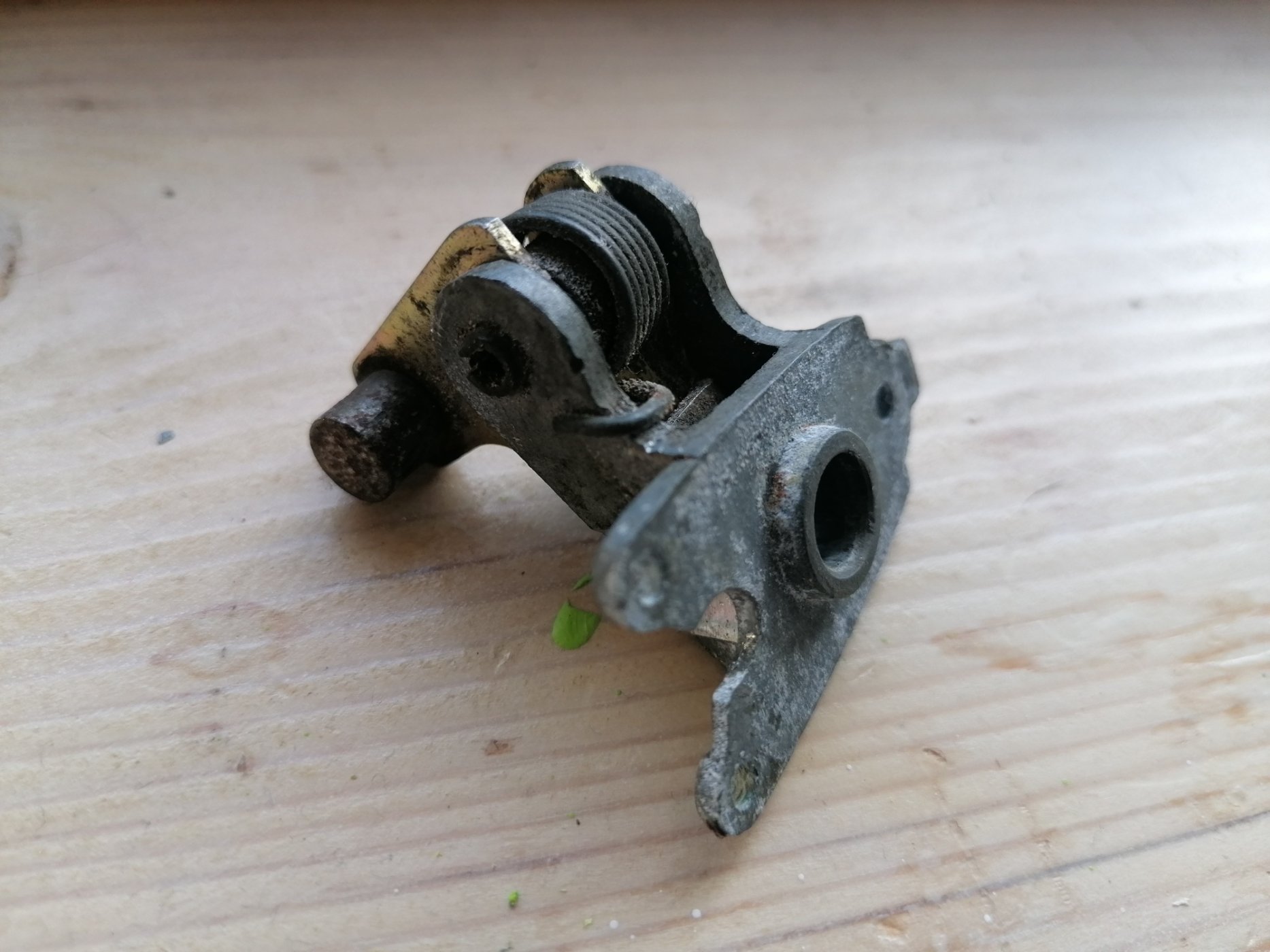 latch 2.jpg