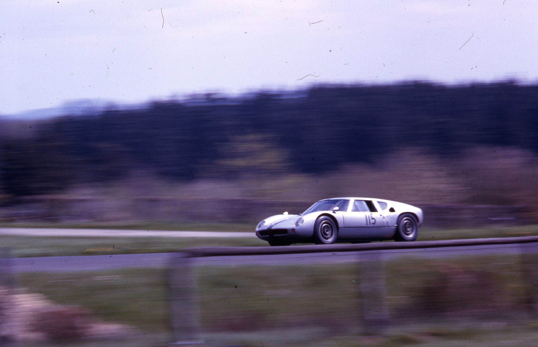 Lola GT.jpg