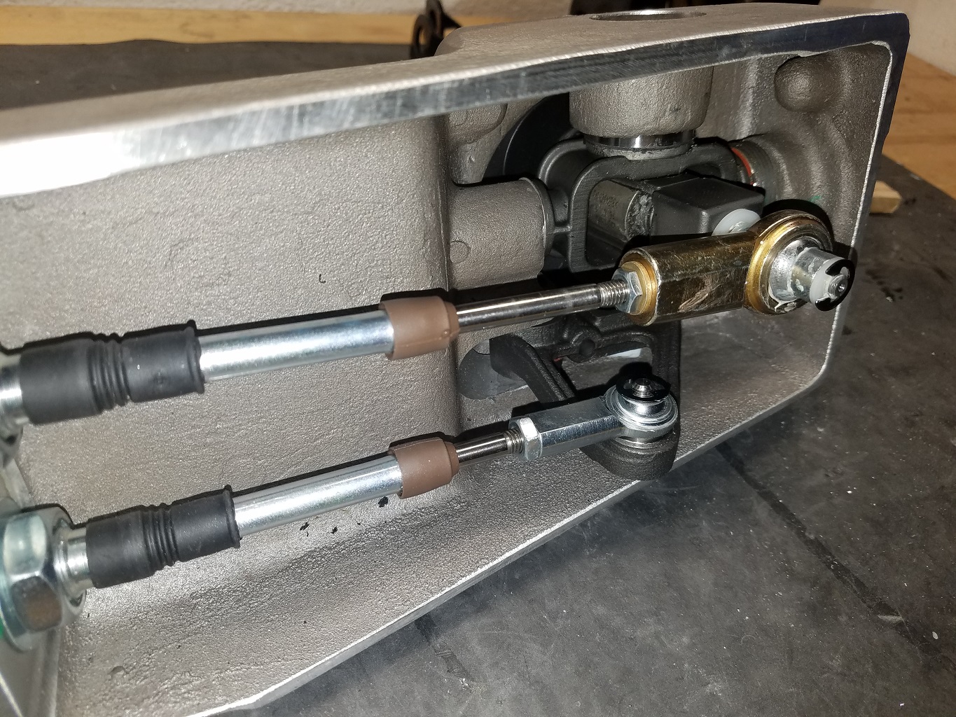 R8_Gated-Shifter_11.jpg