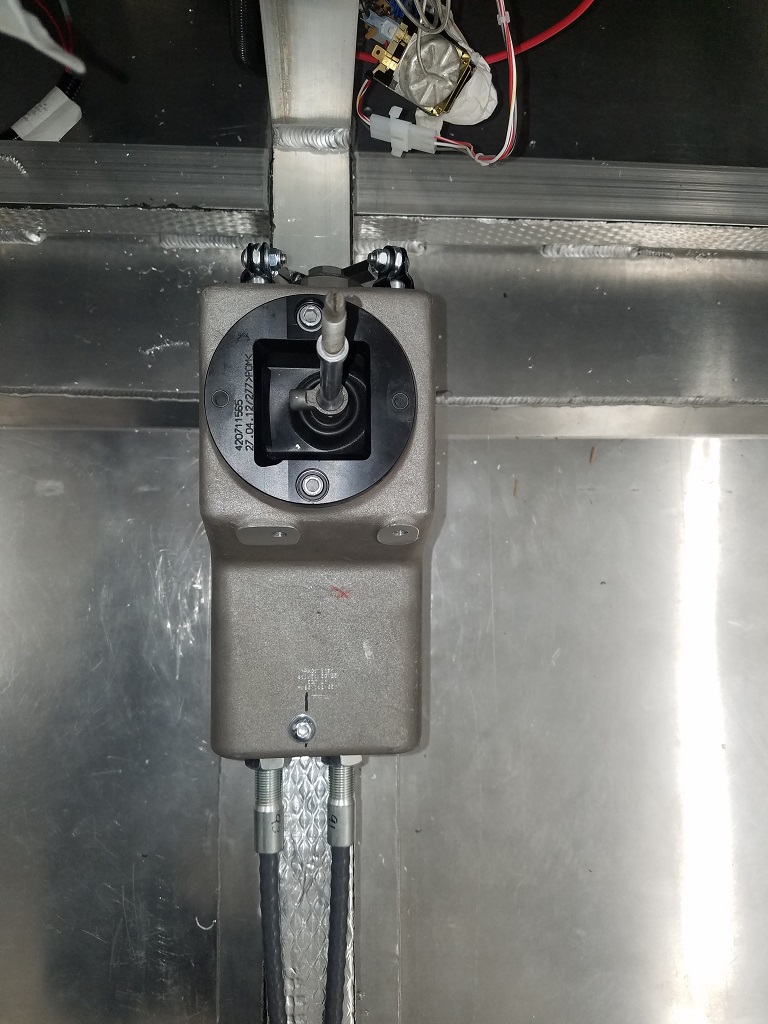 R8_Gated-Shifter_14.jpg