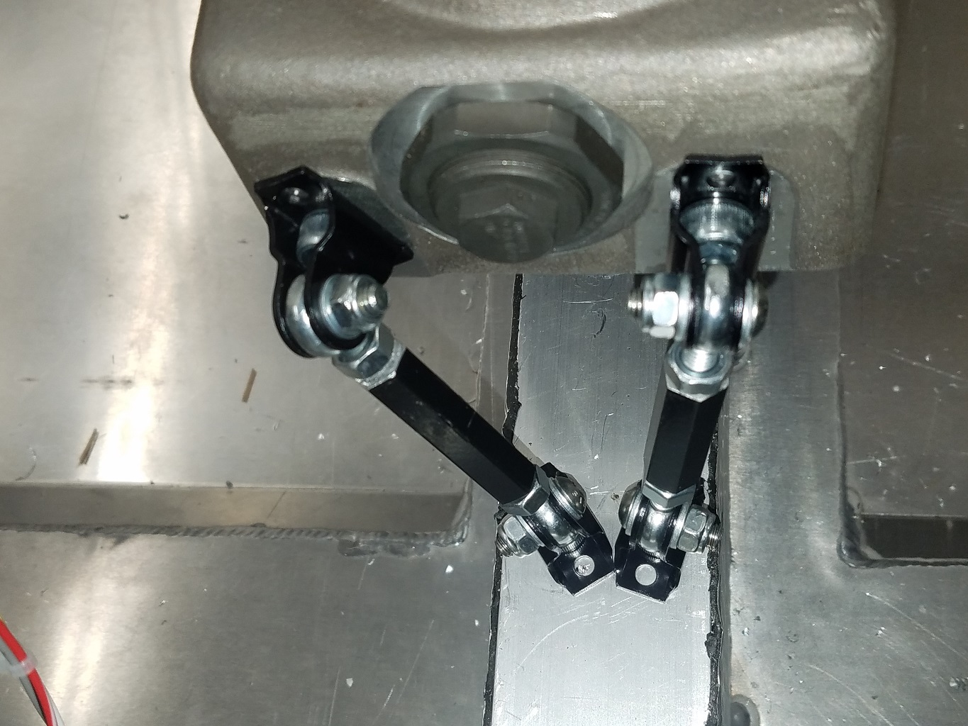 R8_Gated-Shifter_16.jpg
