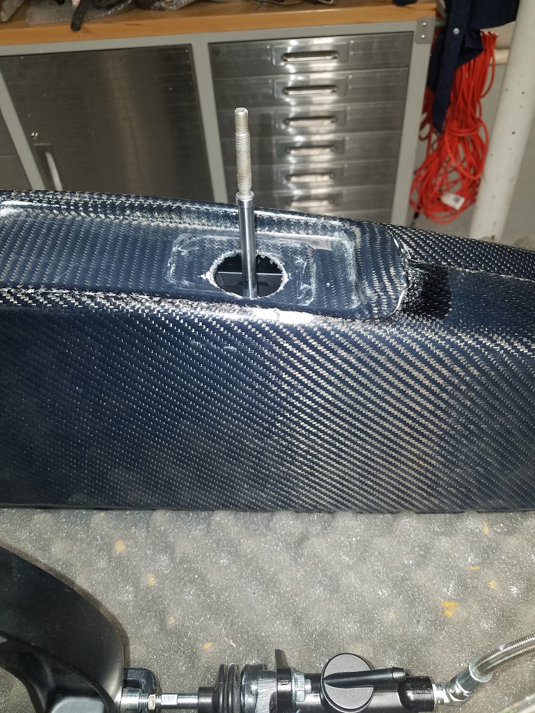 R8_Gated-Shifter_3.jpg