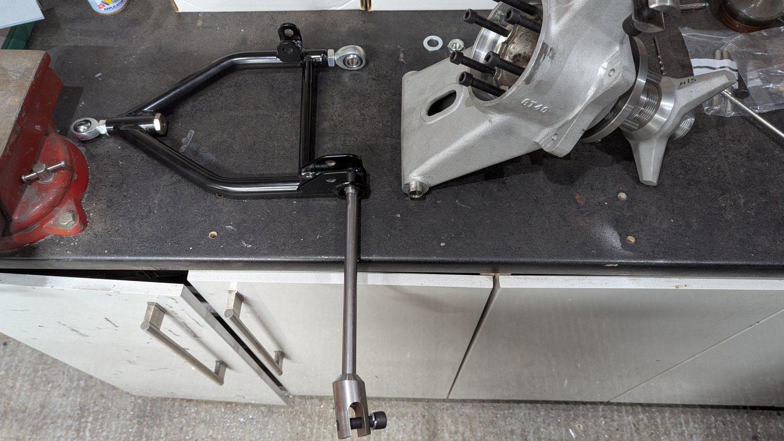 rear hub and wishbone.jpg