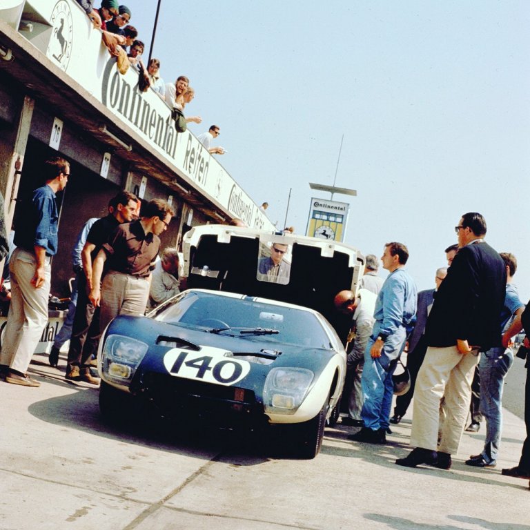 V8archie 64 lola GT.jpeg