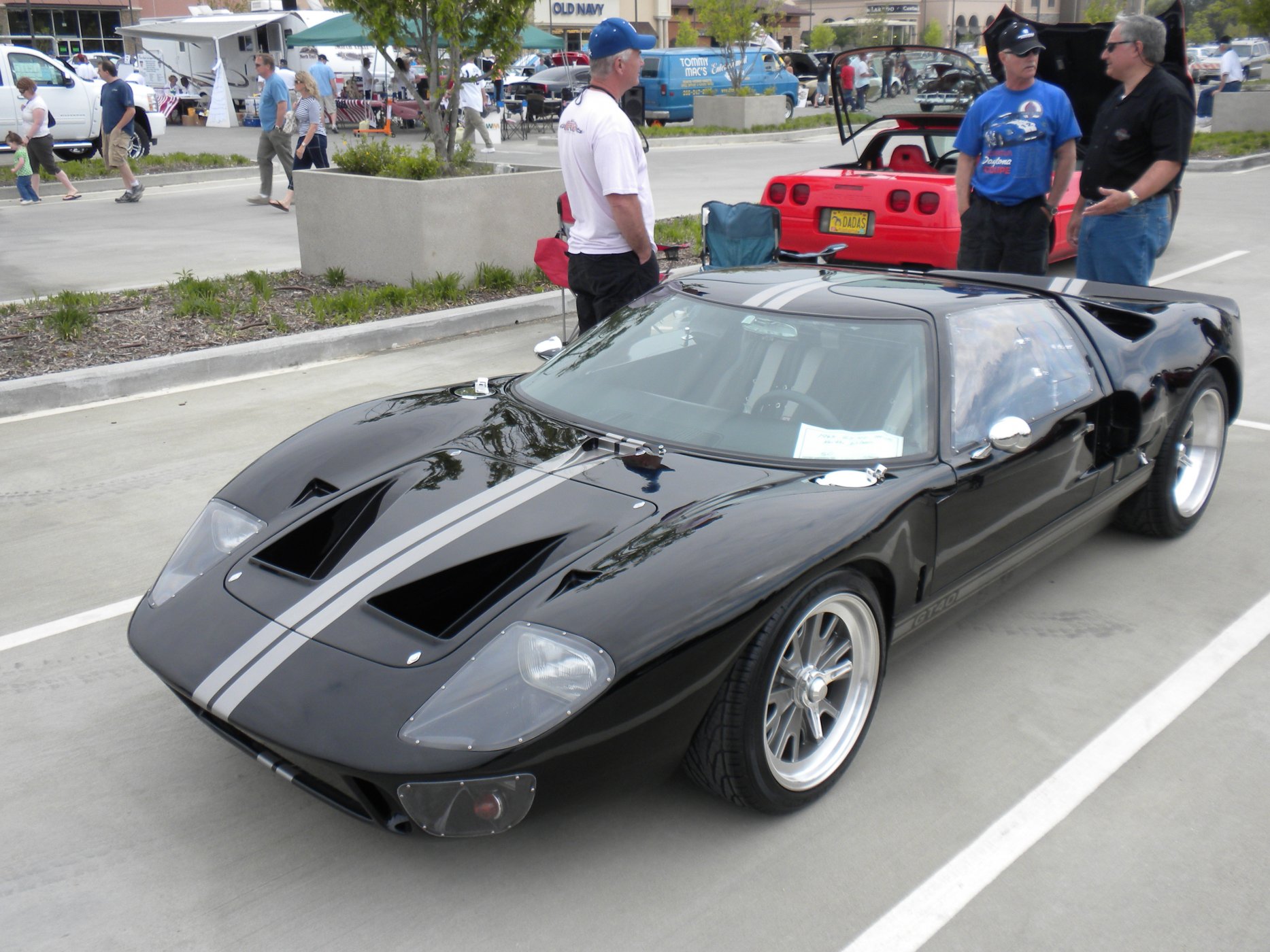 Vets with Vettes 4-17-10 (32).jpg
