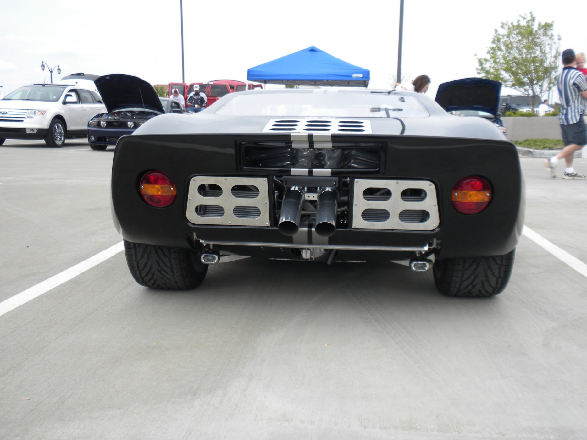 Vets with Vettes 4-17-10 (36).jpg