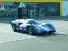 Lola T70 beim Bäcker.jpg