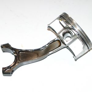 Media 'Bent Carrillo Rod' in category 'GT40 Photos - Real or Replica'