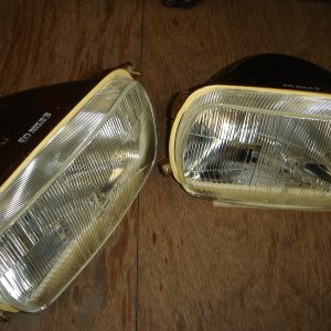 Media 'headlight1.jpg' in category 'Original, Reproduction, and Replica Parts'